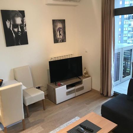 The Gates 705 Apartment Beograd Bagian luar foto